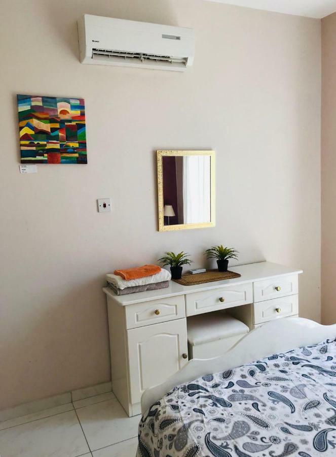 Beautiful Apartment Near The Sea Paphos Esterno foto