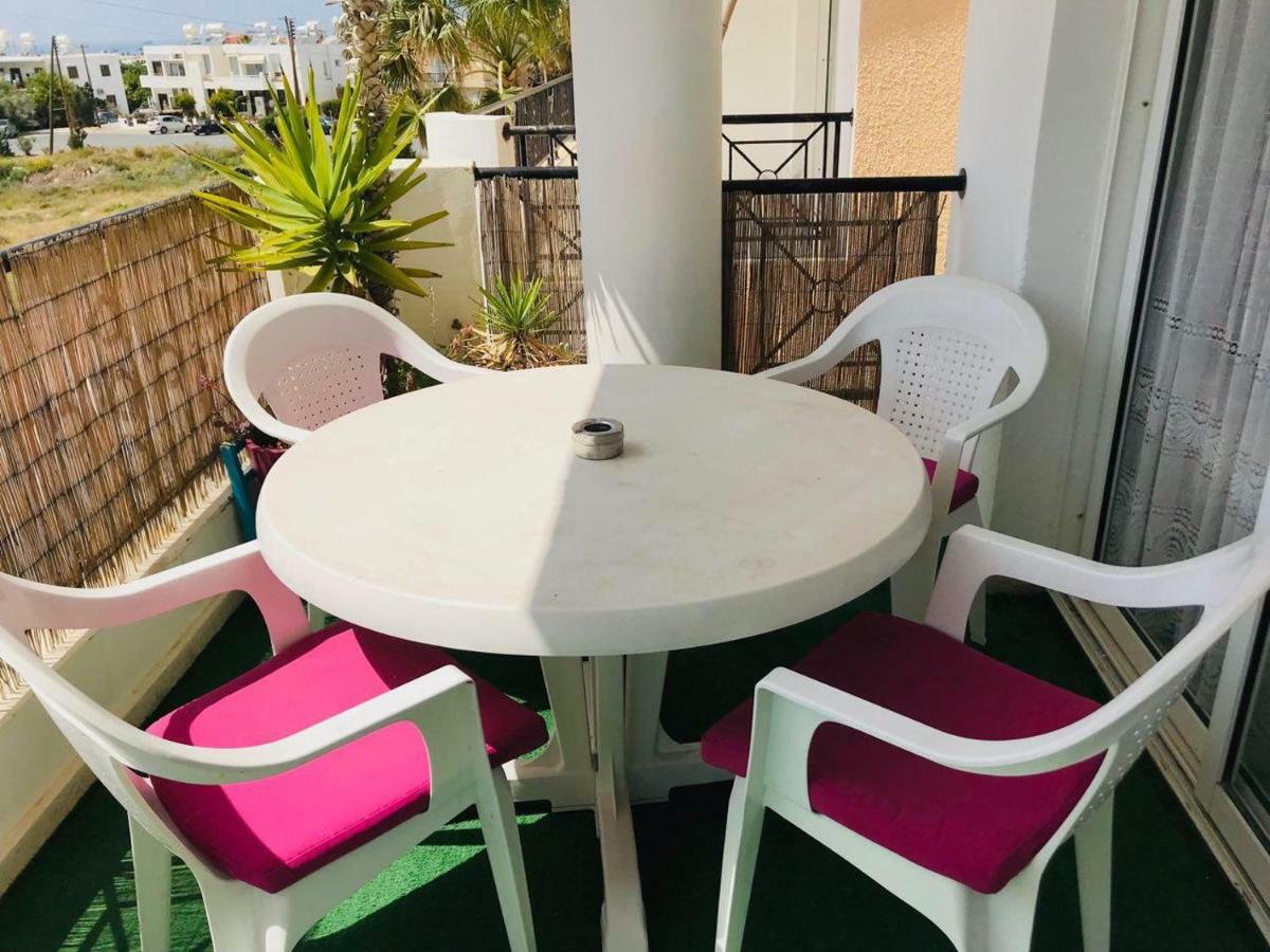Beautiful Apartment Near The Sea Paphos Esterno foto
